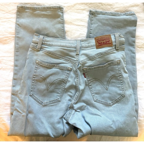 Levi's Women's Ribcage Straight Ankle Jeans - Picture 8 of 16